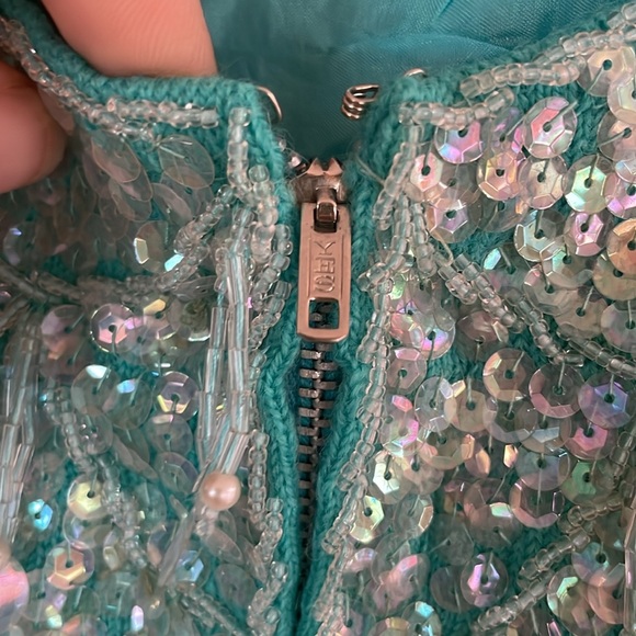 Vintage 1960’s pure wool beaded and sequin sleeveless top - Picture 4 of 9